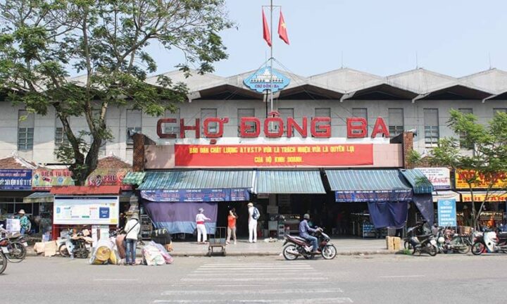 Dong Ba market