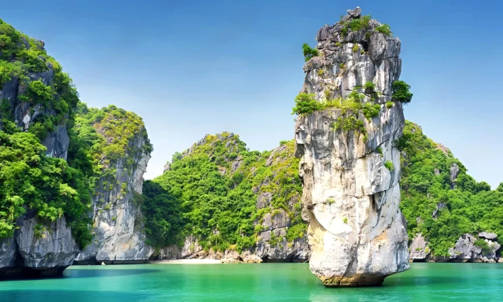 Ha Long Bay 1