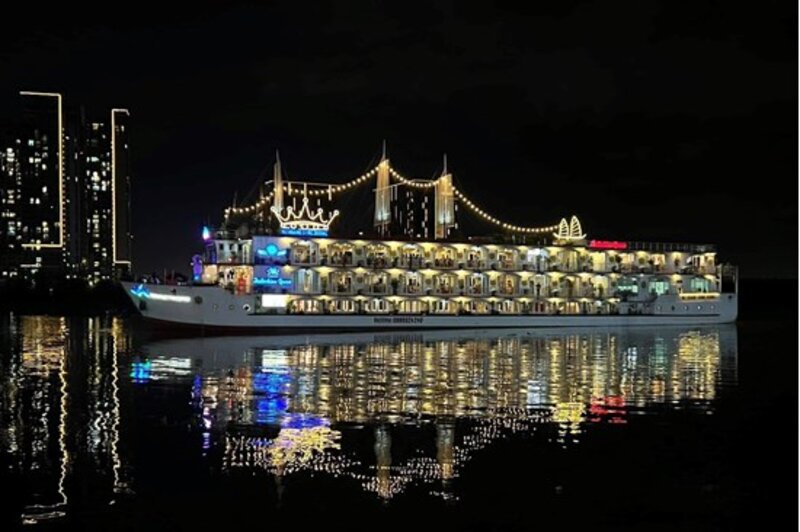 Indochina Queen cruise