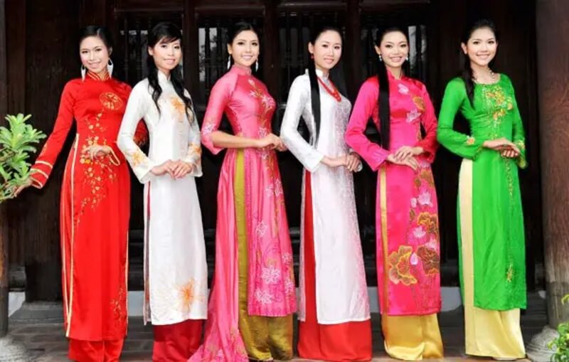 Ao Dai - Vietnamese costume
