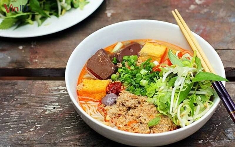 Bún Riêu - Vietnamese crab-based noodle soup