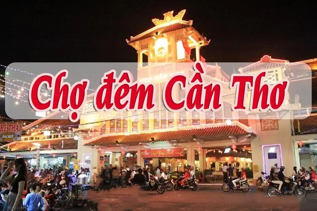 Can Tho night market is considered one of the unique features of Can Tho tourism.