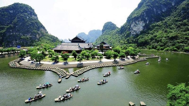 Trang An Grottoes: Discover breathtaking karst landscapes and mystical caves within this UNESCO World Heritage site Trang An Grottoes: Discover breathtaking karst landscapes and mystical caves within this UNESCO World Heritage site