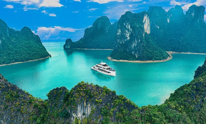 Halong Symphony 2